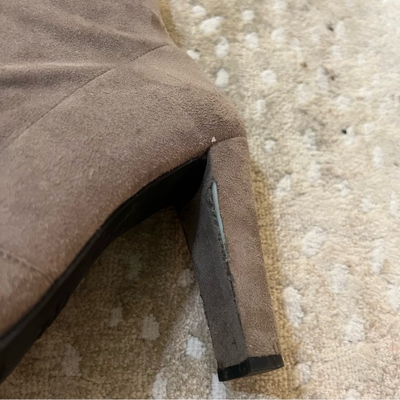 Stuart Weitzman Highland Suede Over the Knee Boots - Gray (8 M) - Pre Owned - Picture 4 of 14